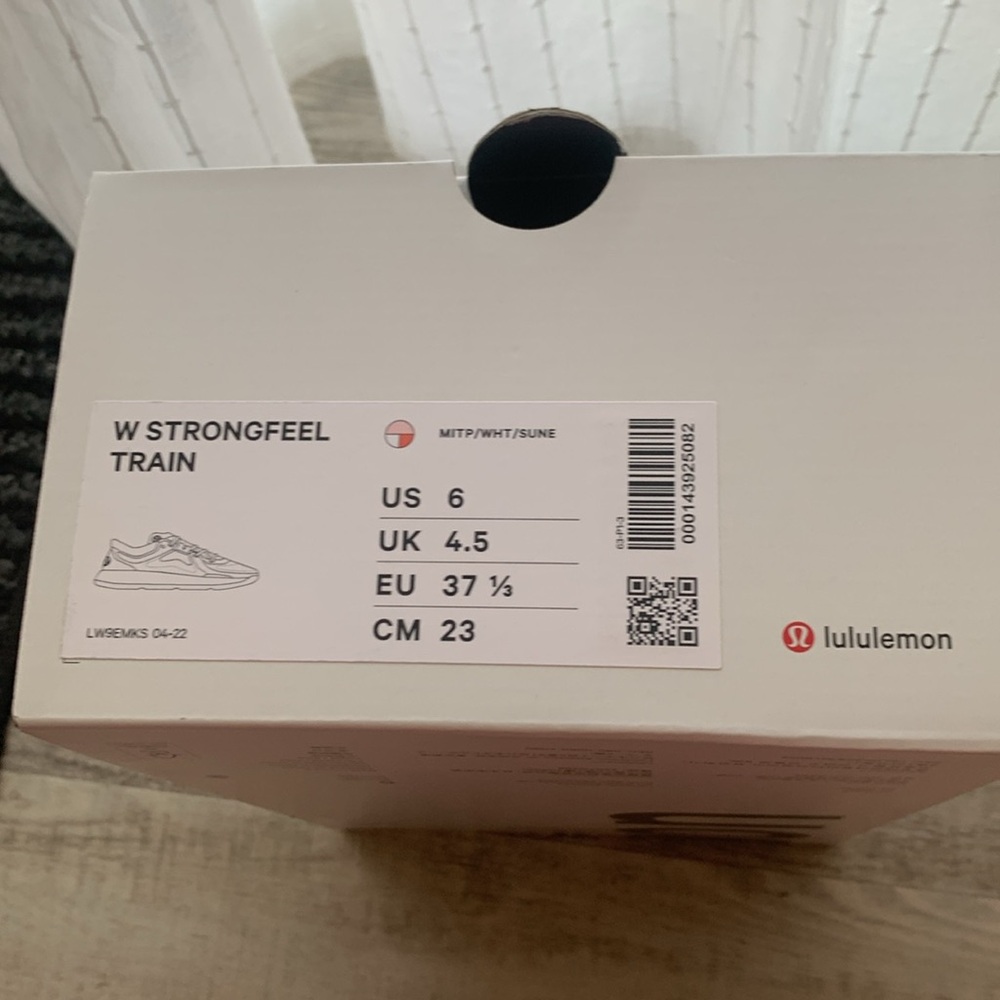 Lululemon sneaker - Picture 4 of 4